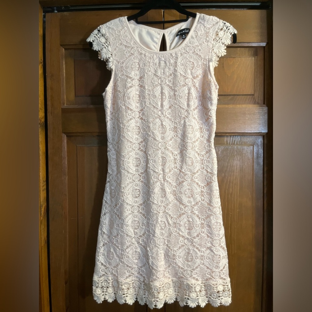 SEQUIN HEARTS SIZE MEDIUM LACE MINI DRESS